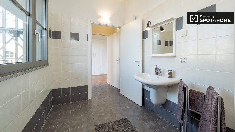 Immagine 18 di Ufficio in affitto  in Via Enrico Cosenz a Milano