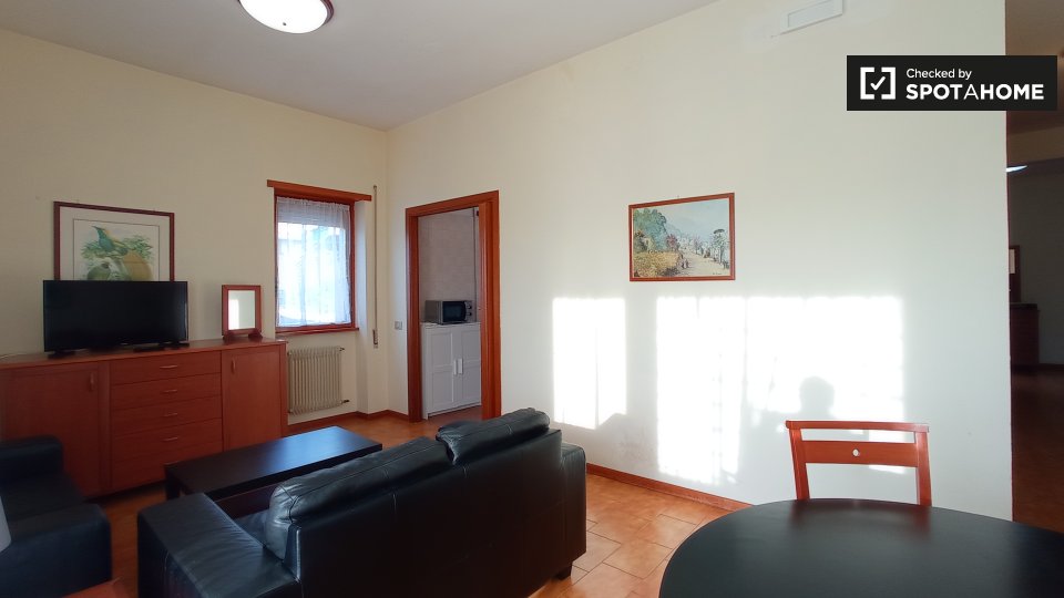 Immagine 9 di Appartamento in affitto  in Via Ildebrando Vivanti a Roma