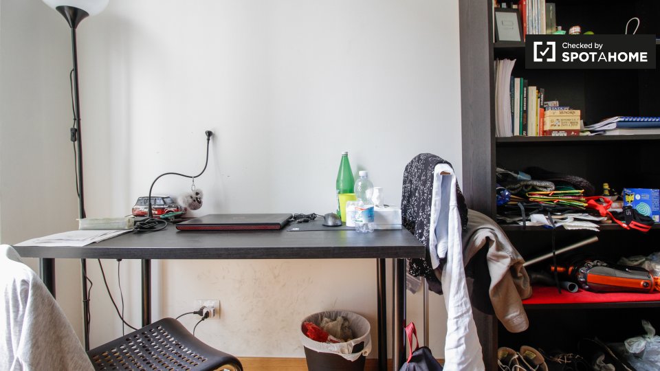 Immagine 3 di Camera condivisa in affitto  in Corso S. Maurizio a Torino