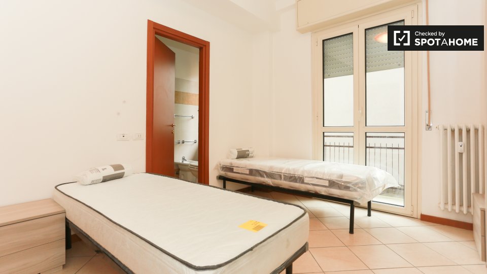 Immagine 19 di Camera condivisa in affitto  in Via Umberto Fogagnolo a Sesto San Giovanni
