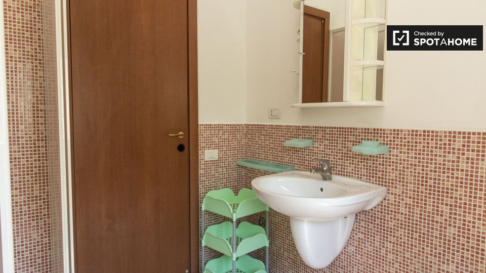 Immagine 12 di Ufficio in affitto  in Viale della Venezia Giulia a Roma