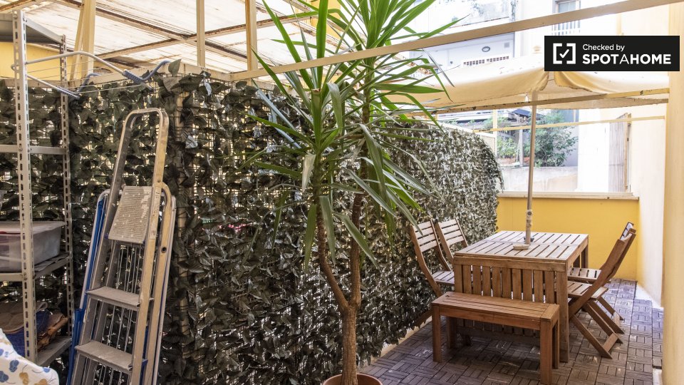 Immagine 16 di Camera condivisa in affitto  in Via Tigrè a Roma