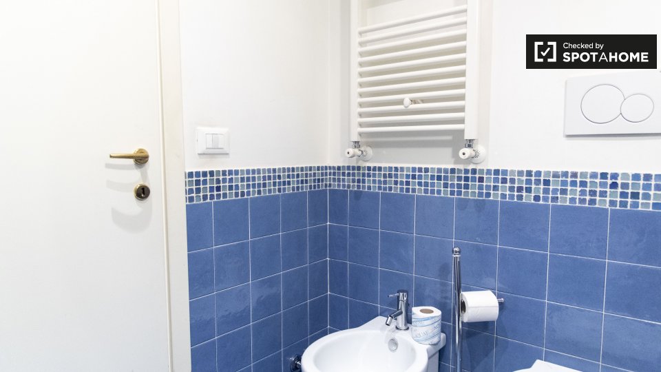 Immagine 5 di Appartamento in affitto  in Via Druso a Roma