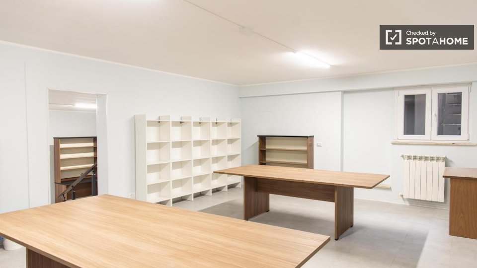 Immagine 15 di Camera condivisa in affitto  in Via di Carcaricola a Roma