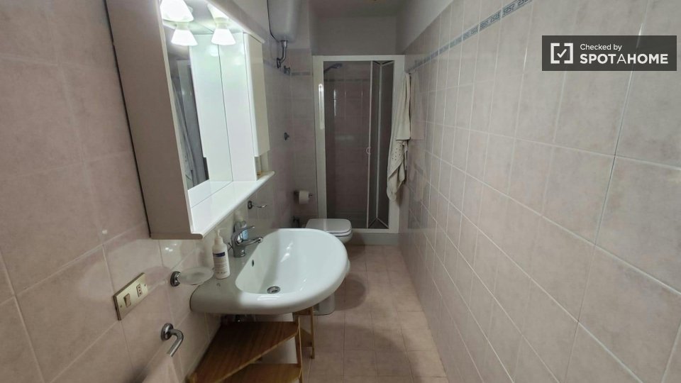 Immagine 16 di Camera condivisa in affitto  in Via della Colonna a Firenze