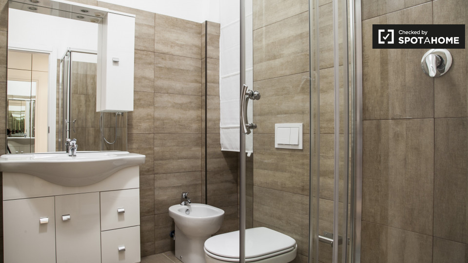 Immagine 18 di Camera condivisa in affitto  in Via Lattanzio a Roma