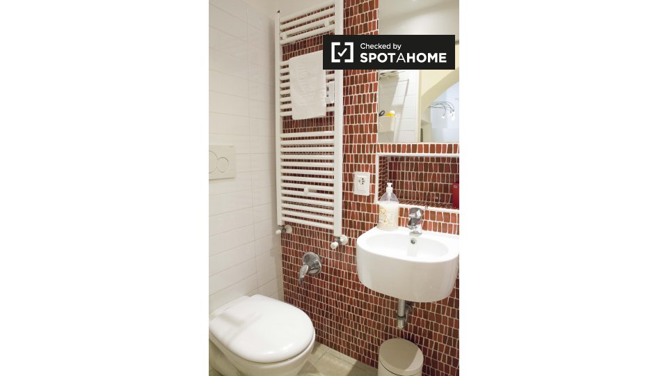 Immagine 10 di Ufficio in affitto  in Via Statilia a Roma