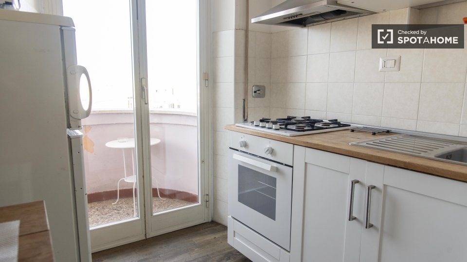 Immagine 11 di Appartamento in affitto  in Via Cesare Baronio a Roma