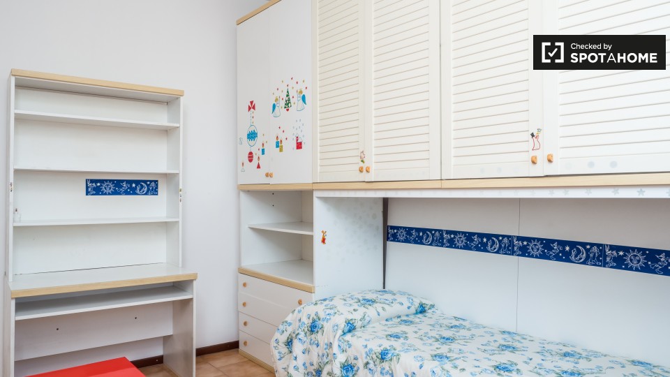 Immagine 4 di Camera condivisa in affitto  in Via Michele Saponaro a Milano