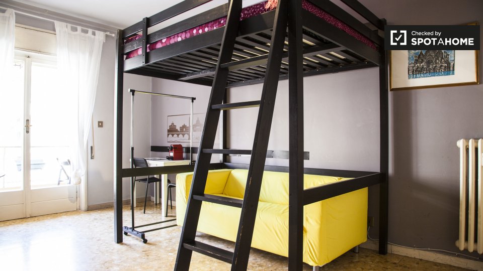 Immagine 2 di Camera condivisa in affitto  in Via Tiburtina a Roma