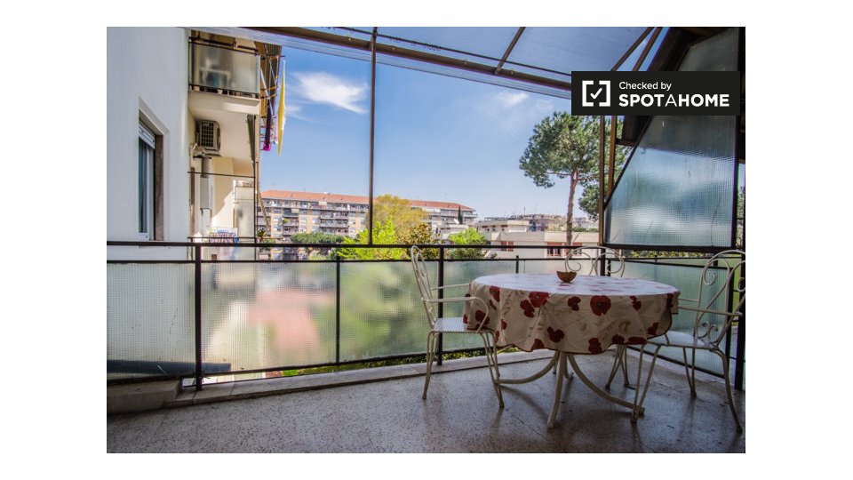 Immagine 4 di Camera condivisa in affitto  in Piazza San Giovanni Bosco a Roma