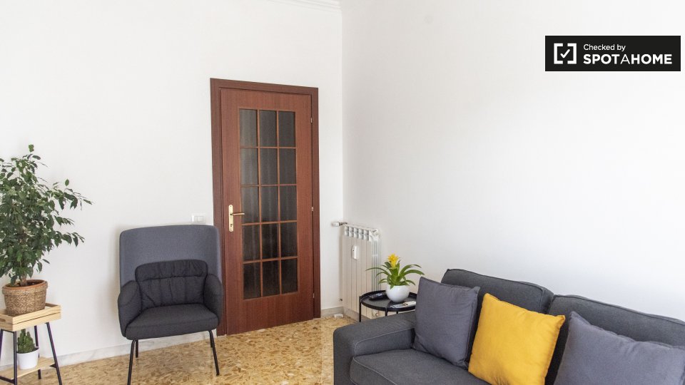 Immagine 4 di Appartamento in affitto  in Via Monte Bianco, 00141 Roma RM, Italy a Roma