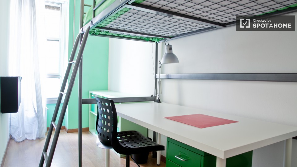 Immagine 3 di Camera condivisa in affitto  in Viale Libia a Roma