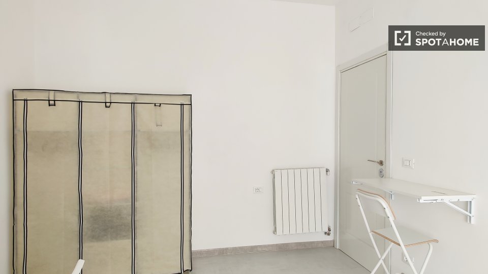 Immagine 2 di Camera condivisa in affitto  in Via Marco Ulpio Traiano a Milano