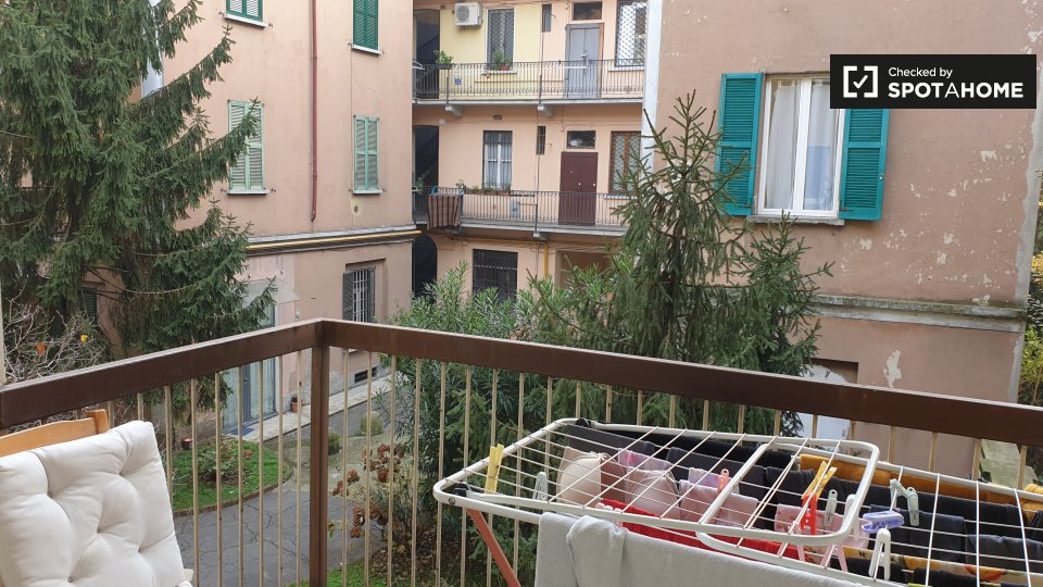 Immagine 12 di Camera condivisa in affitto  in Via Gentilino a Milano