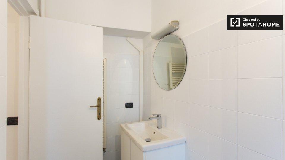 Immagine 14 di Camera condivisa in affitto  in Corso Venezia a Milano