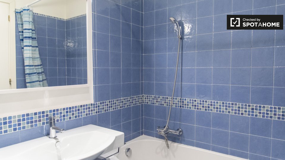 Immagine 2 di Appartamento in affitto  in Via Druso a Roma