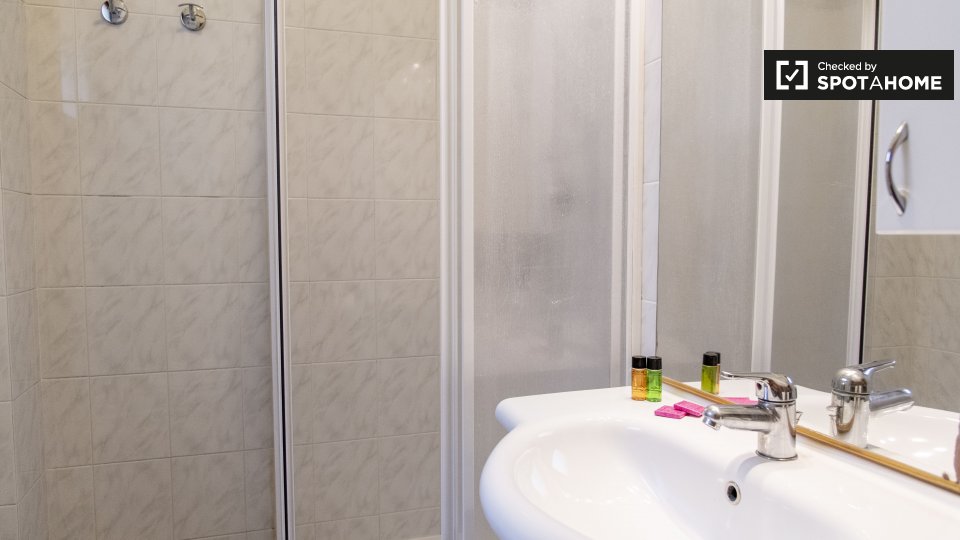 Immagine 18 di Appartamento in affitto  in Via della Balduina a Roma