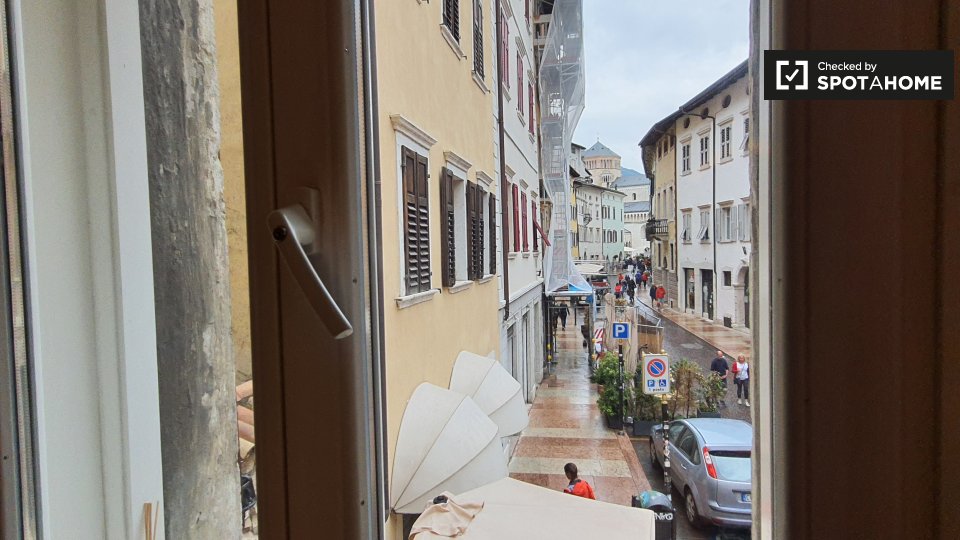 Immagine 13 di Camera condivisa in affitto  in Piazza Santa Maria Maggiore a Trento