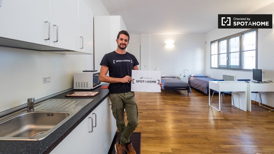 Immagine 5 di Ufficio in affitto  in Via Enrico Cosenz a Milano