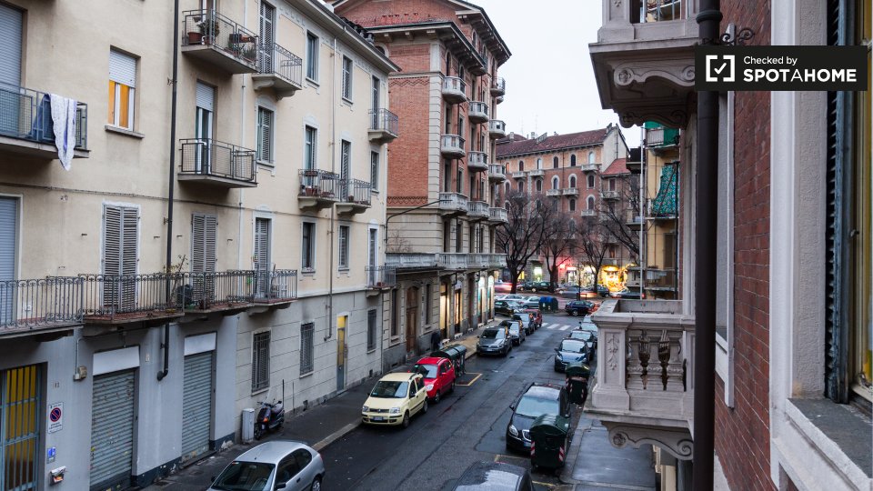 Immagine 14 di Camera condivisa in affitto  in Via Rossana a Torino