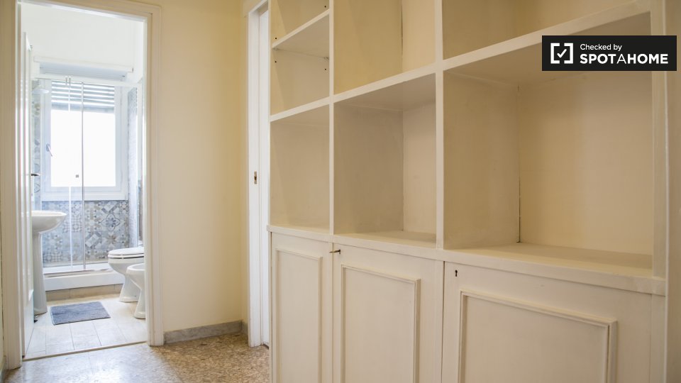 Immagine 19 di Camera condivisa in affitto  in Via Angelo Emo, 00136 Roma RM, Italy a Roma