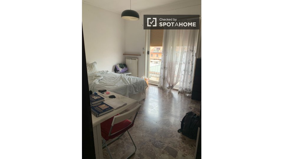 Immagine 7 di Camera condivisa in affitto  in Via Francesco Bianchi, 00133 Roma RM, Italy a Roma