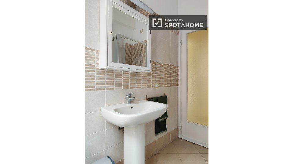 Immagine 12 di Camera condivisa in affitto  in Via Fratelli Rosselli a Milano