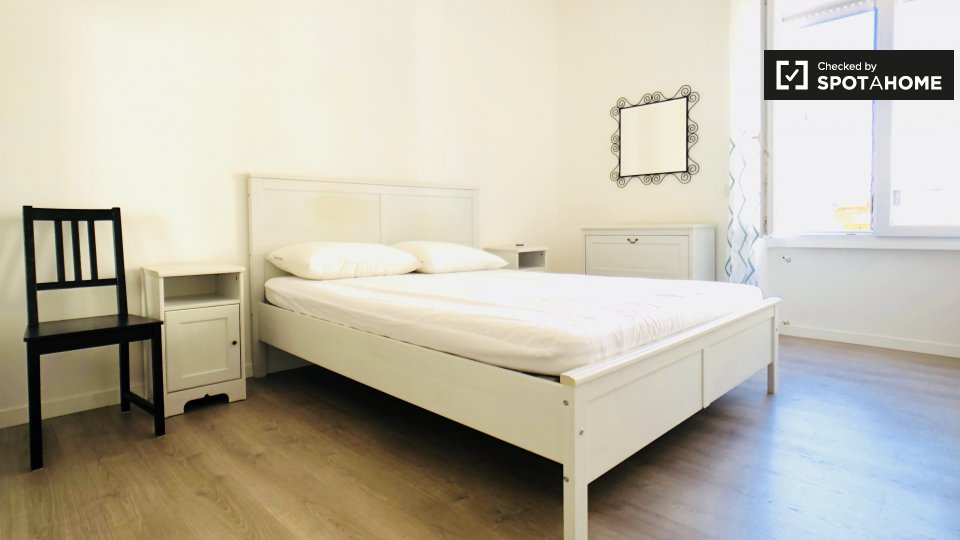 Immagine 1 di Camera condivisa in affitto  in Via Valdarno a Roma