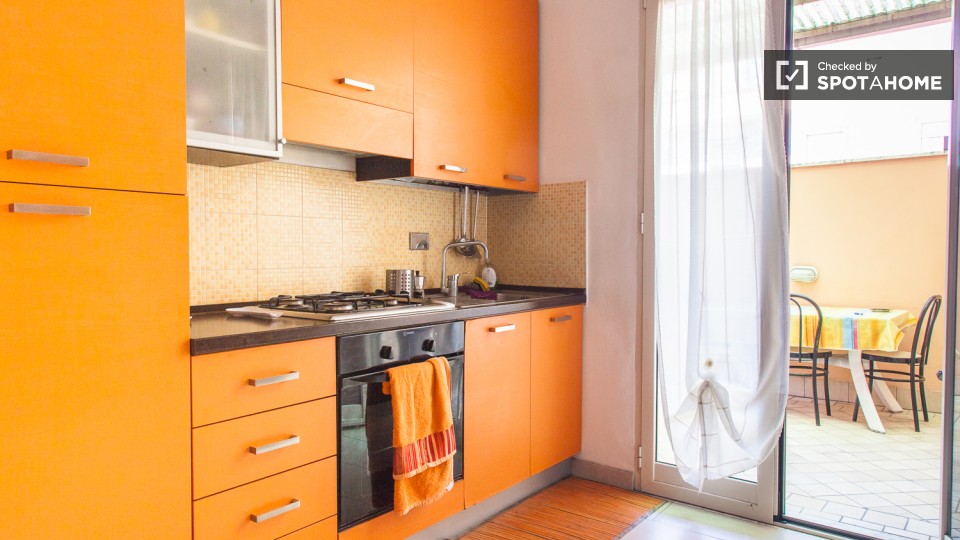 Immagine 7 di Camera condivisa in affitto  in Via dei Platani a Roma