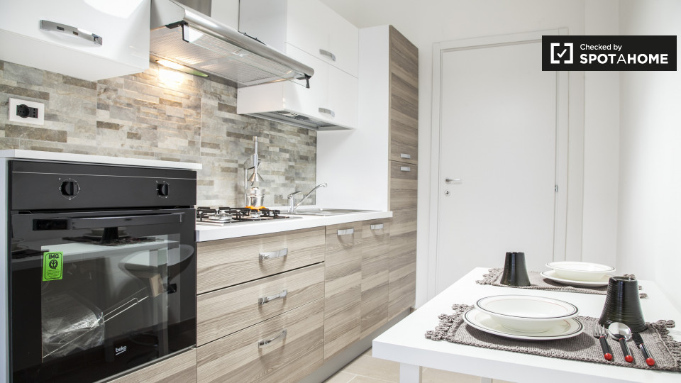 Immagine 6 di Camera condivisa in affitto  in Via Lattanzio a Roma