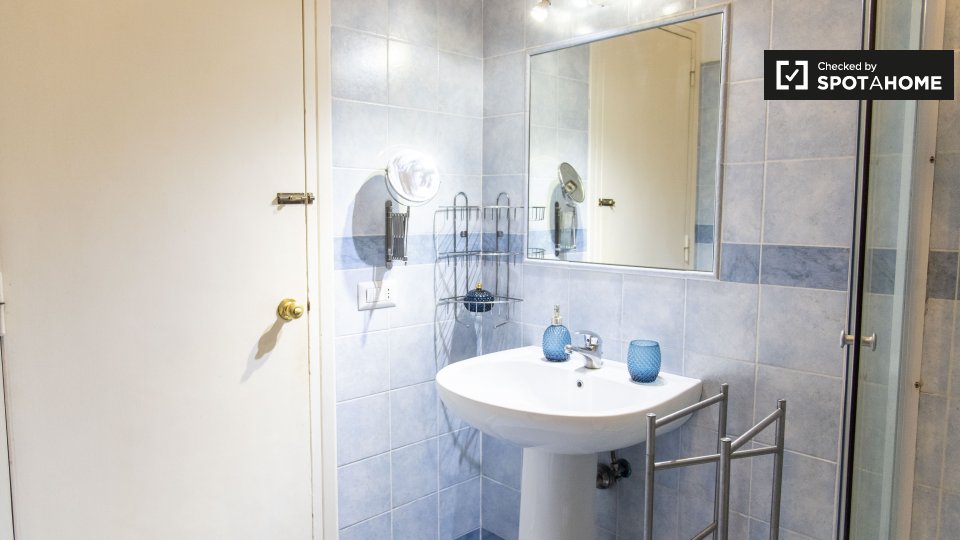 Immagine 12 di Appartamento in affitto  in Via della Balduina a Roma