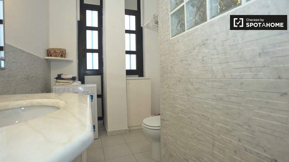 Immagine 6 di Appartamento in affitto  in Via Servigliano a Roma