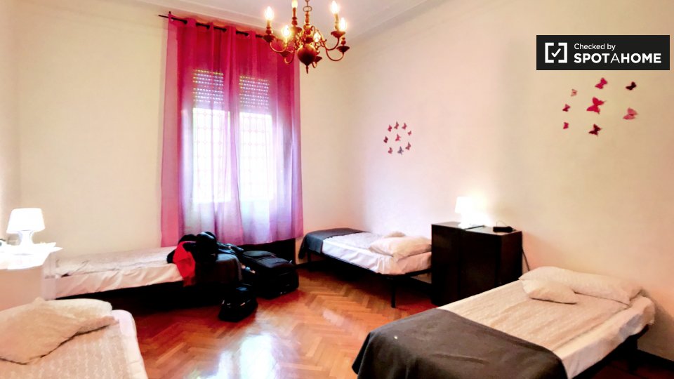 Immagine 1 di Camera condivisa in affitto  in Via Alvise Cadamosto, 20129 Milano MI, Italy a Milano