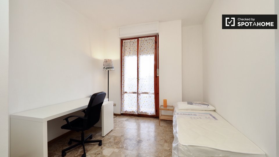 Immagine 2 di Camera condivisa in affitto  in Via Sapri a Milano