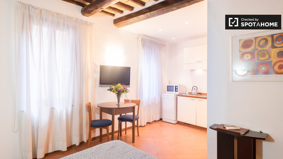 Immagine 5 di Ufficio in affitto  in Via Zucchelli a Roma