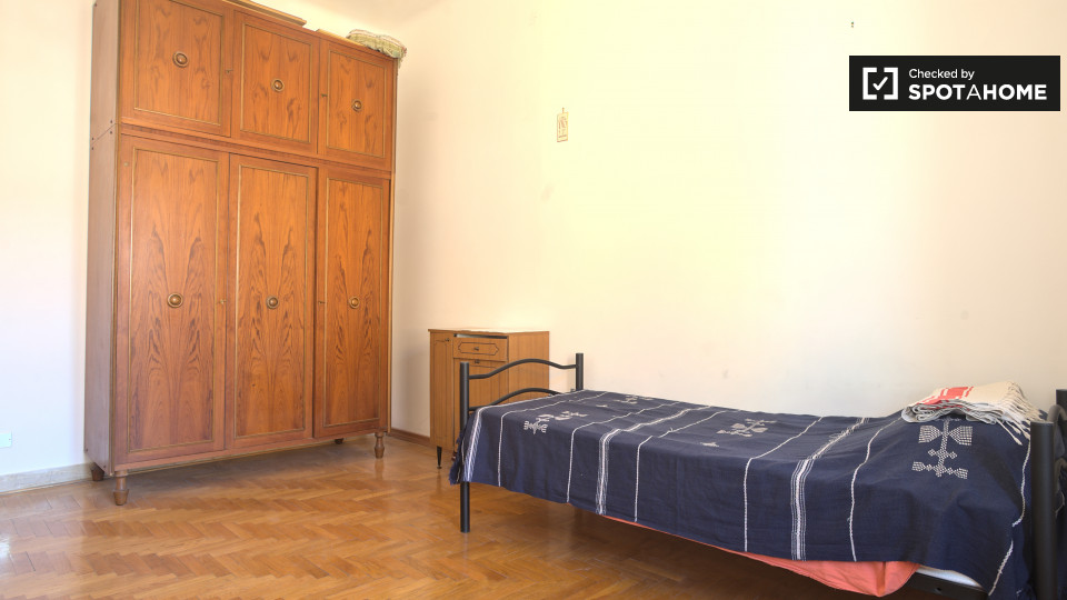 Immagine 19 di Camera condivisa in affitto  in Via Fezzan a Roma