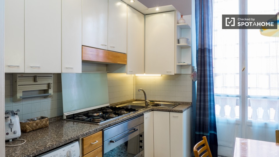 Immagine 12 di Camera condivisa in affitto  in Viale Edoardo Jenner a Milano