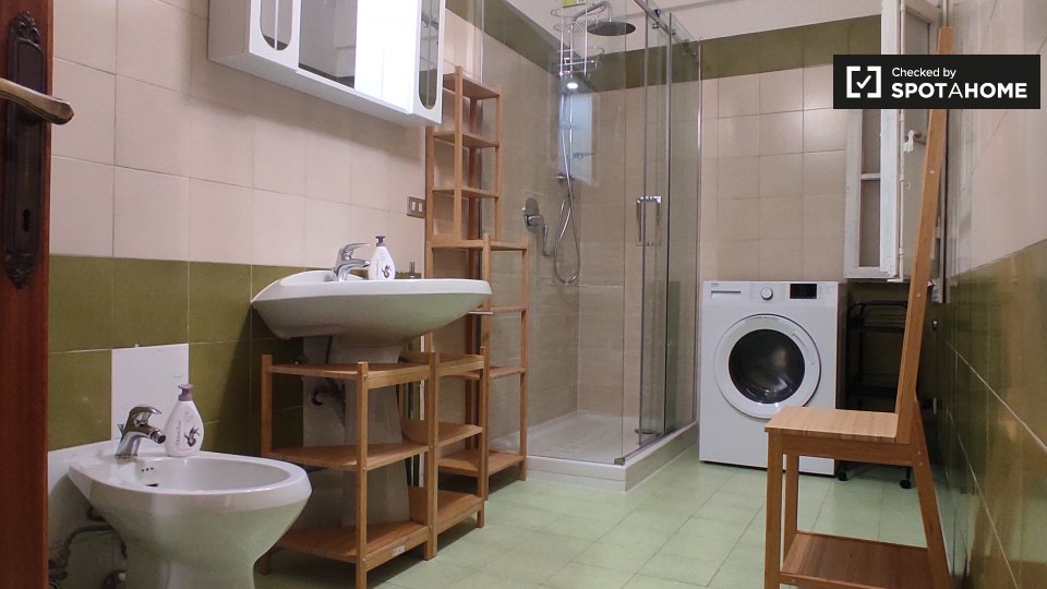 Immagine 16 di Camera condivisa in affitto  in Via Antonio Scialoja a Firenze