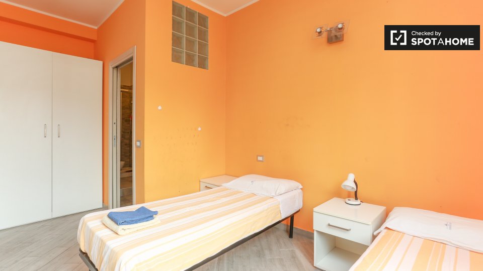 Immagine 13 di Ufficio in affitto  in Via Bordighera a Milano