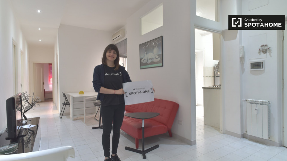 Immagine 9 di Camera condivisa in affitto  in Via Filippo Eredia a Roma