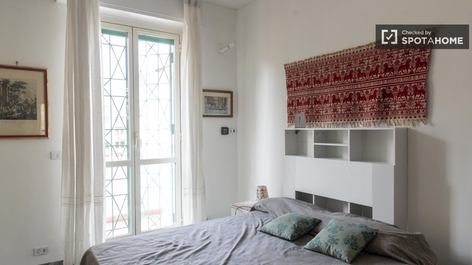 Immagine 14 di Appartamento in affitto  in Via Gian Luca Squarcialupo a Roma