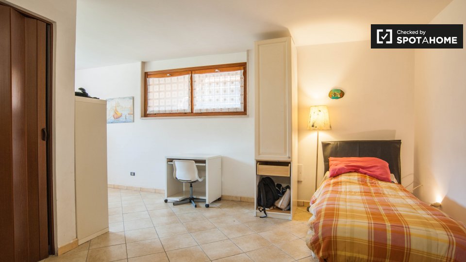 Immagine 12 di Appartamento in affitto  in Via Giolito Dè Ferrari, 00128 Selcetta RM, Italy a Roma