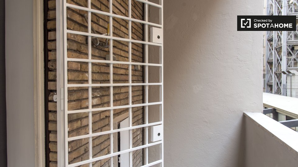 Immagine 7 di Camera condivisa in affitto  in Via Capo Miseno a Roma