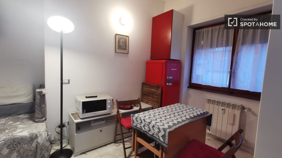 Immagine 4 di Ufficio in affitto  in Via Giovanni Aurispa a Roma