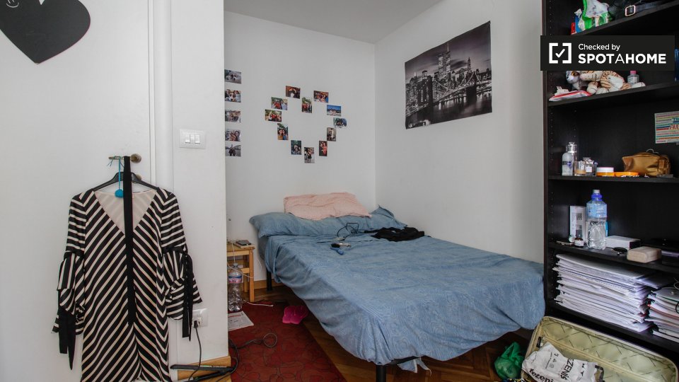 Immagine 17 di Camera condivisa in affitto  in Corso S. Maurizio a Torino