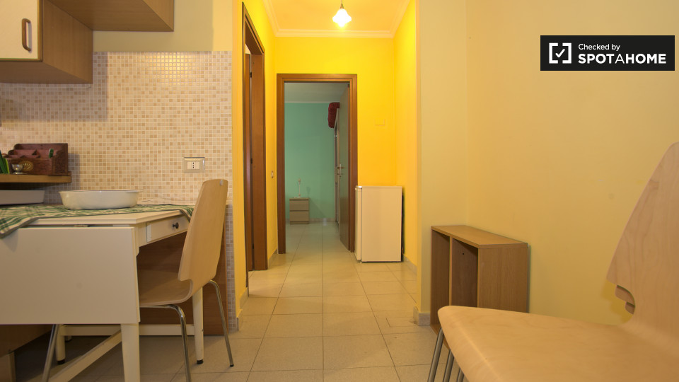 Immagine 4 di Appartamento in affitto  in Via Servigliano a Roma