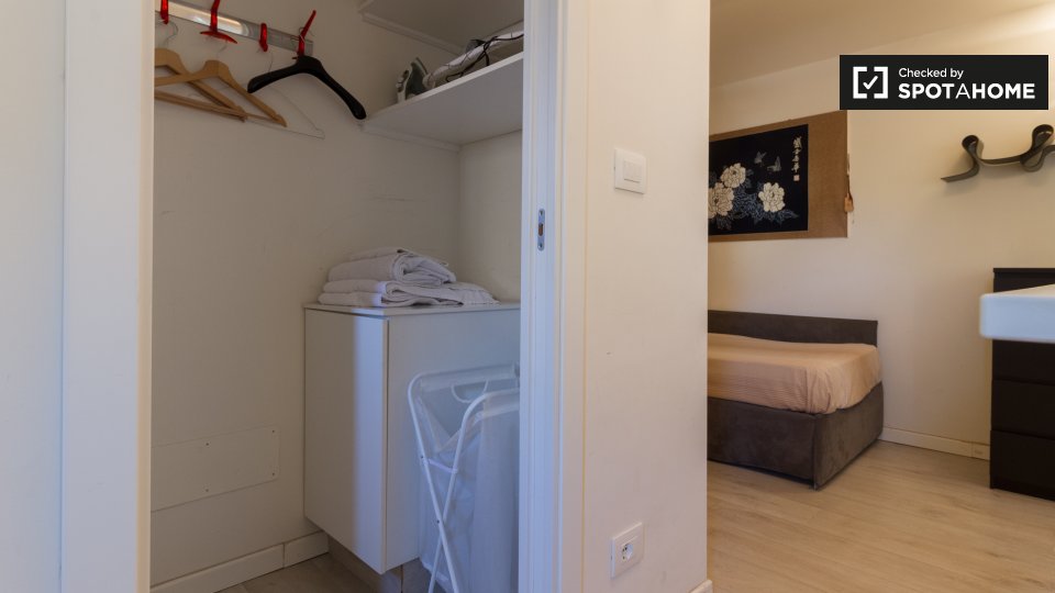 Immagine 13 di Ufficio in affitto  in Via della Rocca a Torino