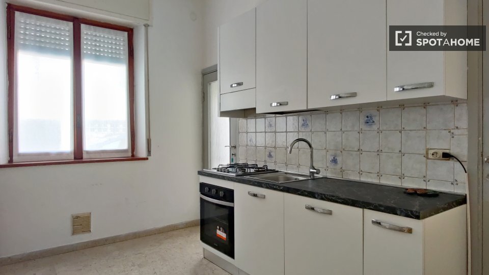 Immagine 6 di Camera condivisa in affitto  in Via Eugenio Villoresi a Inveruno