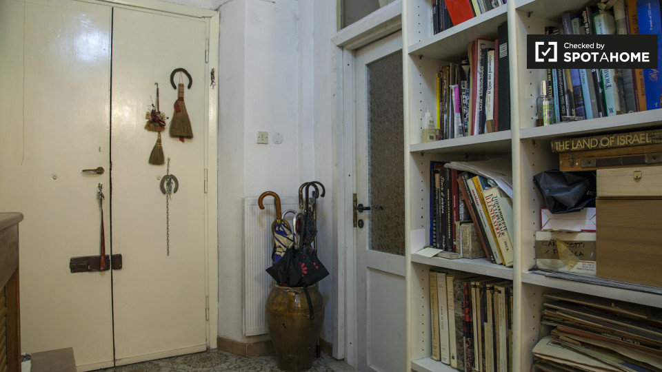 Immagine 18 di Ufficio in affitto  in Via del Boschetto a Roma